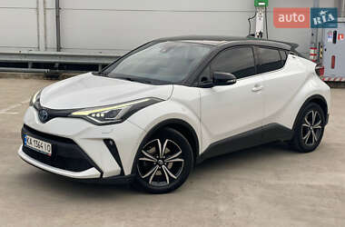 Внедорожник / Кроссовер Toyota C-HR 2022 в 