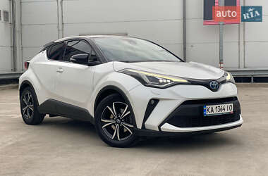 Внедорожник / Кроссовер Toyota C-HR 2022 в 
