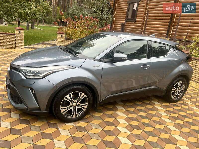 Позашляховик / Кросовер Toyota C-HR 2019 в Бучі