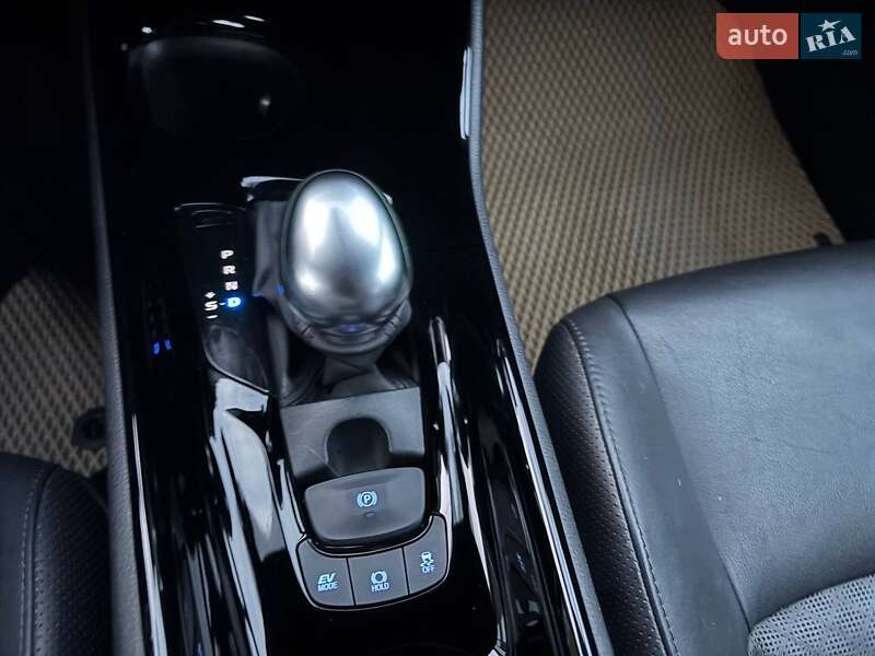 Внедорожник / Кроссовер Toyota C-HR 2019 в Черновцах фото 25 Внедорожник / Кроссовер Toyota C-HR 2019 в Черновцах