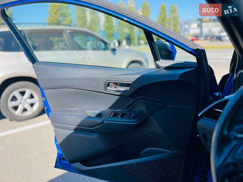 Позашляховик / Кросовер Toyota C-HR 2017 в Києві