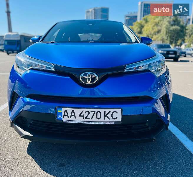 Позашляховик / Кросовер Toyota C-HR 2017 в Києві