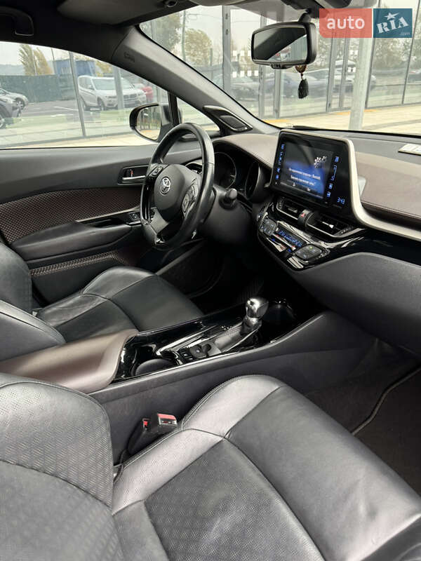 Внедорожник / Кроссовер Toyota C-HR 2018 в Киеве фото 16 Внедорожник / Кроссовер Toyota C-HR 2018 в Киеве