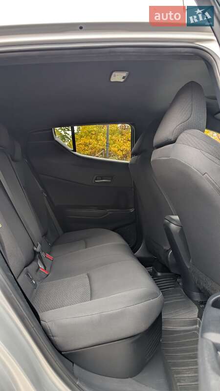 Внедорожник / Кроссовер Toyota C-HR 2019 в Киеве фото 13 Внедорожник / Кроссовер Toyota C-HR 2019 в Киеве