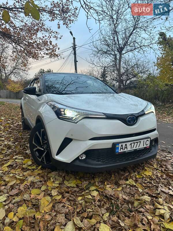 Внедорожник / Кроссовер Toyota C-HR 2019 в Киеве фото 4 Внедорожник / Кроссовер Toyota C-HR 2019 в Киеве