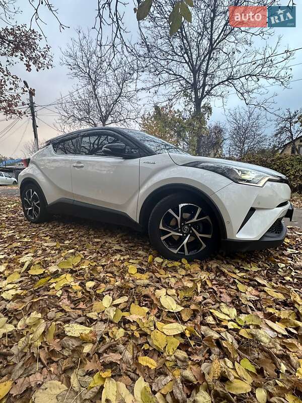 Внедорожник / Кроссовер Toyota C-HR 2019 в Киеве фото 7 Внедорожник / Кроссовер Toyota C-HR 2019 в Киеве