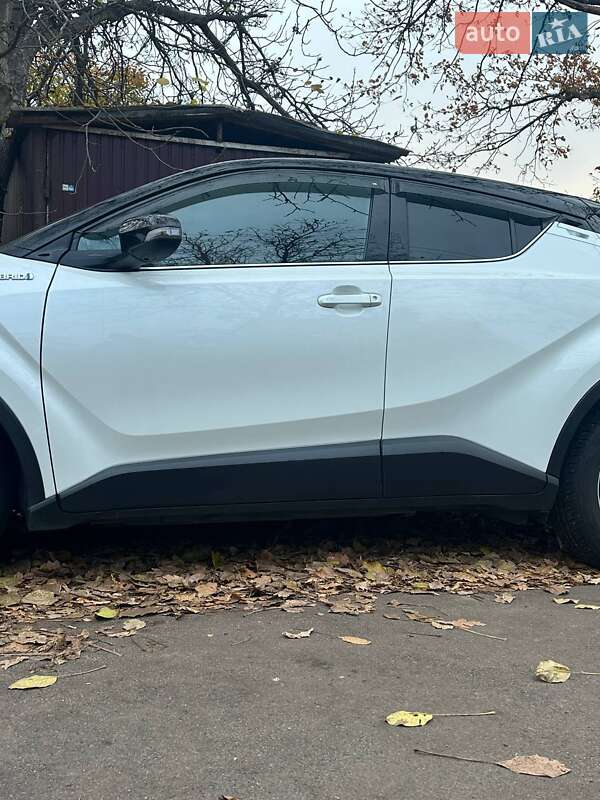 Внедорожник / Кроссовер Toyota C-HR 2019 в Киеве фото 10 Внедорожник / Кроссовер Toyota C-HR 2019 в Киеве