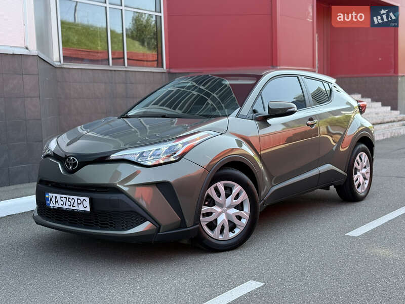 Внедорожник / Кроссовер Toyota C-HR 2021 в 