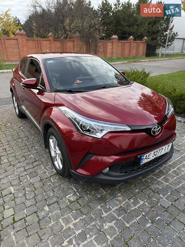 Позашляховик / Кросовер Toyota C-HR 2018 в Дніпрі фото 3 Позашляховик / Кросовер Toyota C-HR 2018 в Дніпрі