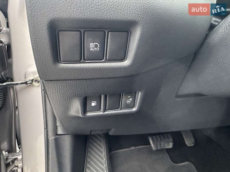 Позашляховик / Кросовер Toyota C-HR 2019 в Дніпрі фото 15 Позашляховик / Кросовер Toyota C-HR 2019 в Дніпрі