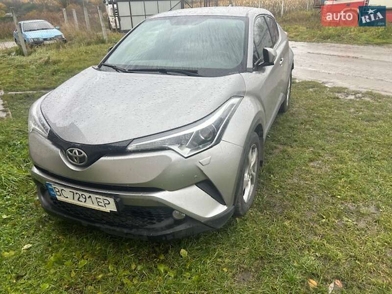 Внедорожник / Кроссовер Toyota C-HR 2016 в Львове