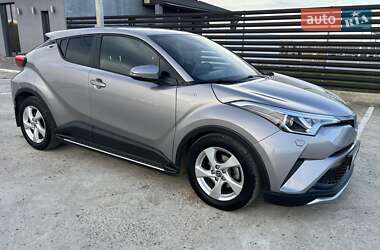 Позашляховик / Кросовер Toyota C-HR 2019 в Чернівцях