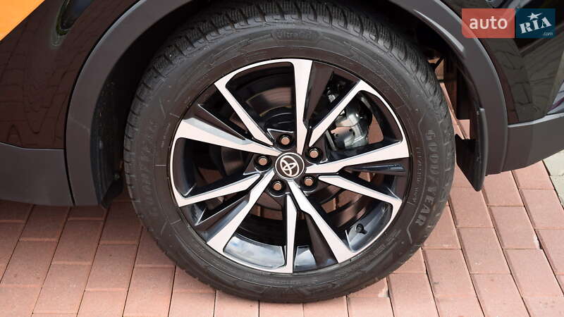 Внедорожник / Кроссовер Toyota C-HR 2023 в Житомире