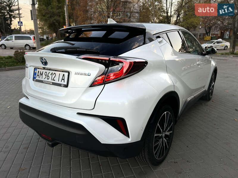 Позашляховик / Кросовер Toyota C-HR 2018 в Києві