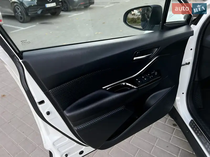 Toyota C-HR 2018 VIN NMTKZ3BX40R143958 фото оголошення 18 з 49