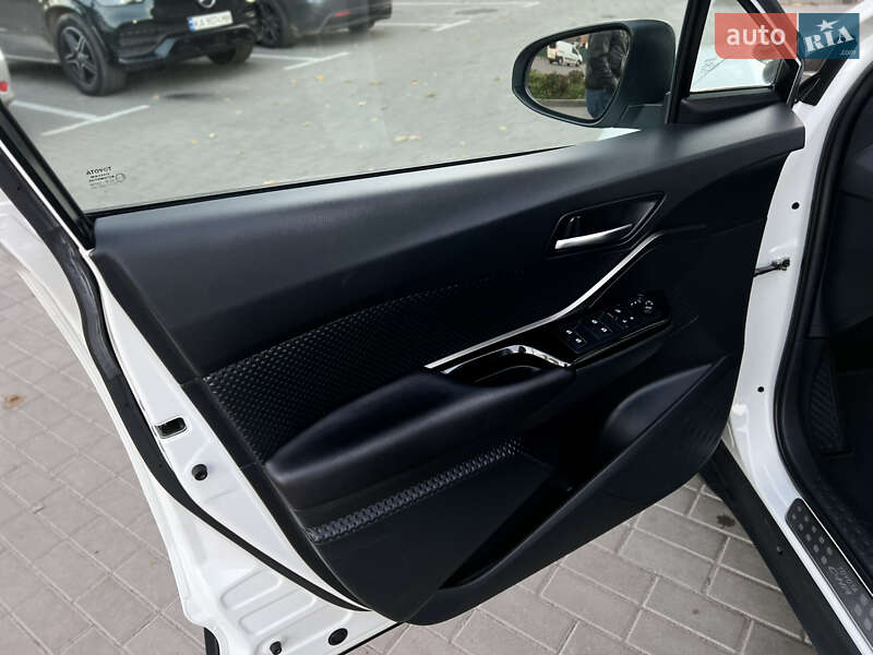 Позашляховик / Кросовер Toyota C-HR 2018 в Києві