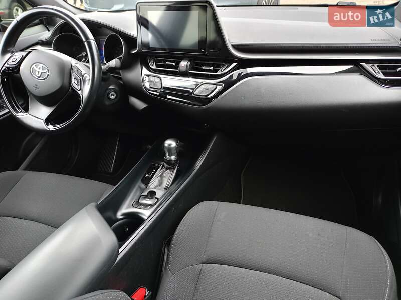 Позашляховик / Кросовер Toyota C-HR 2018 в Києві