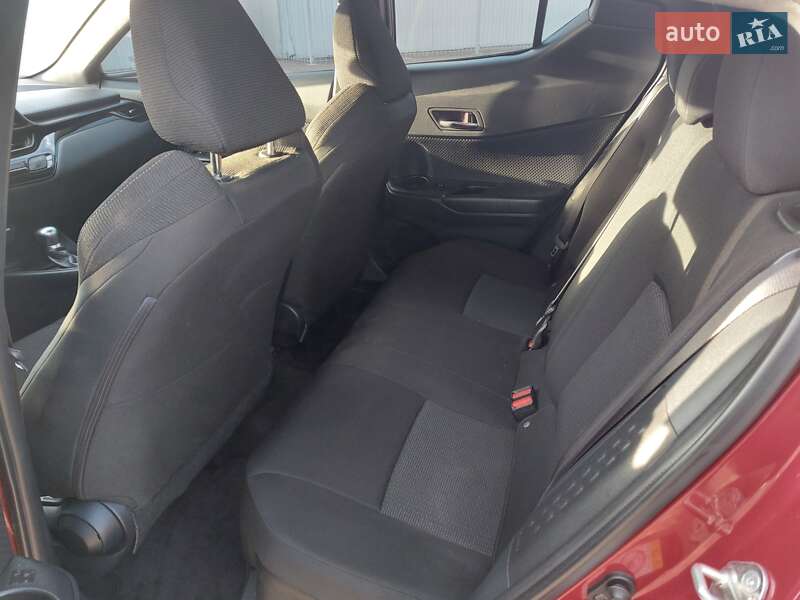 Позашляховик / Кросовер Toyota C-HR 2018 в Києві