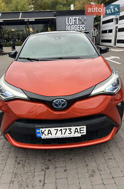 Внедорожник / Кроссовер Toyota C-HR 2020 в Киеве