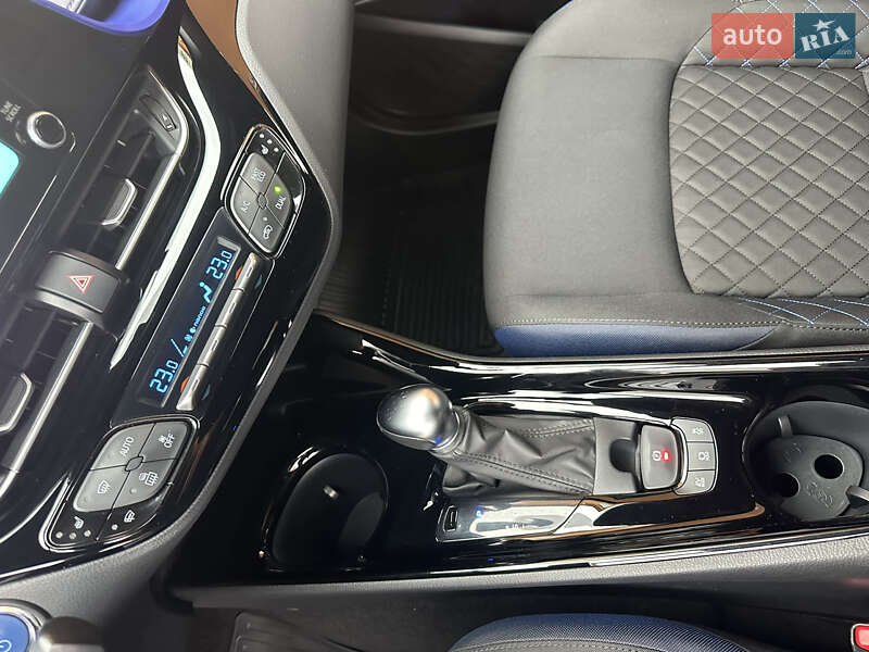 Внедорожник / Кроссовер Toyota C-HR 2020 в Киеве фото 33 Внедорожник / Кроссовер Toyota C-HR 2020 в Киеве