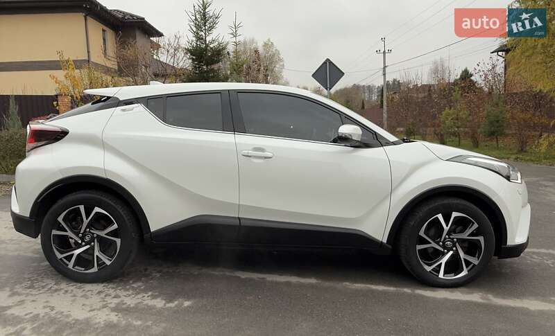 Позашляховик / Кросовер Toyota C-HR 2018 в Києві фото 8 Позашляховик / Кросовер Toyota C-HR 2018 в Києві