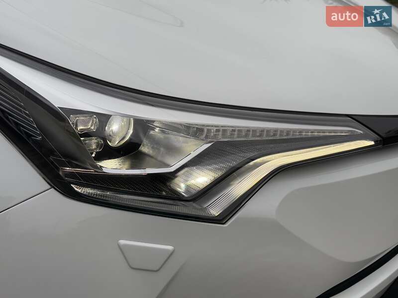 Позашляховик / Кросовер Toyota C-HR 2018 в Києві фото 18 Позашляховик / Кросовер Toyota C-HR 2018 в Києві