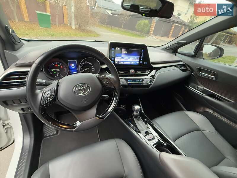 Позашляховик / Кросовер Toyota C-HR 2018 в Києві фото 26 Позашляховик / Кросовер Toyota C-HR 2018 в Києві