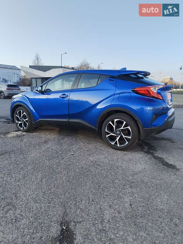 Внедорожник / Кроссовер Toyota C-HR 2018 в Львове