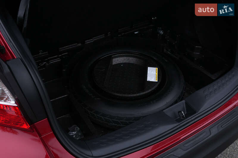 Позашляховик / Кросовер Toyota C-HR 2020 в Харкові