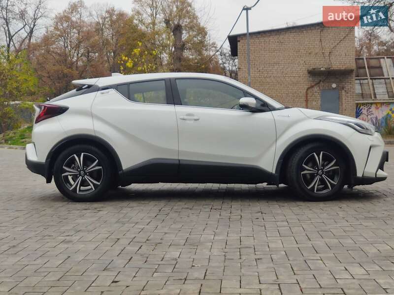 Позашляховик / Кросовер Toyota C-HR 2021 в Кривому Розі