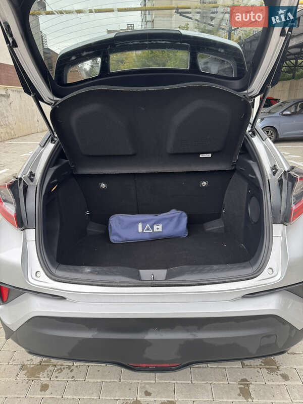 Позашляховик / Кросовер Toyota C-HR 2019 в Хмельницькому