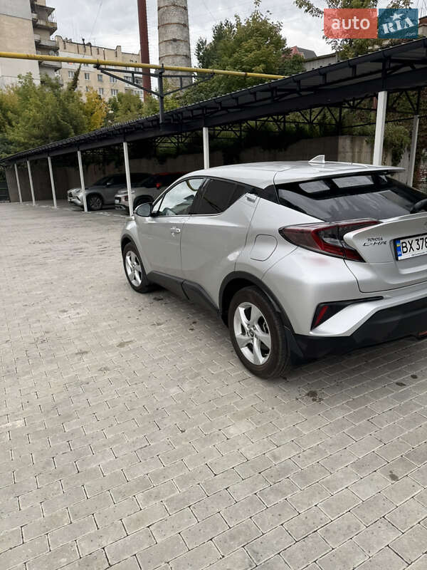 Позашляховик / Кросовер Toyota C-HR 2019 в Хмельницькому
