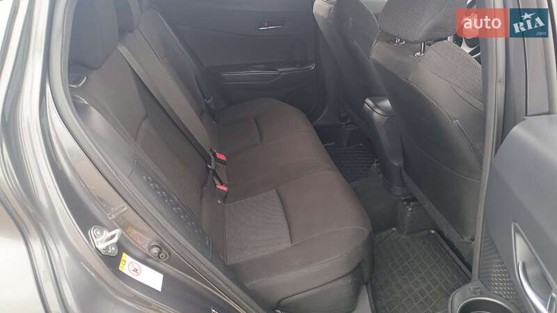 Позашляховик / Кросовер Toyota C-HR 2018 в Києві