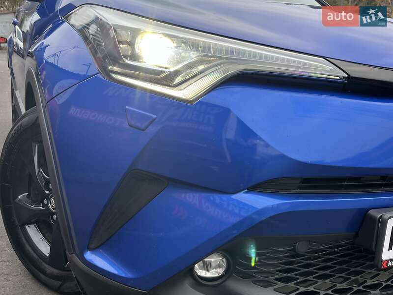 Внедорожник / Кроссовер Toyota C-HR 2018 в Виннице