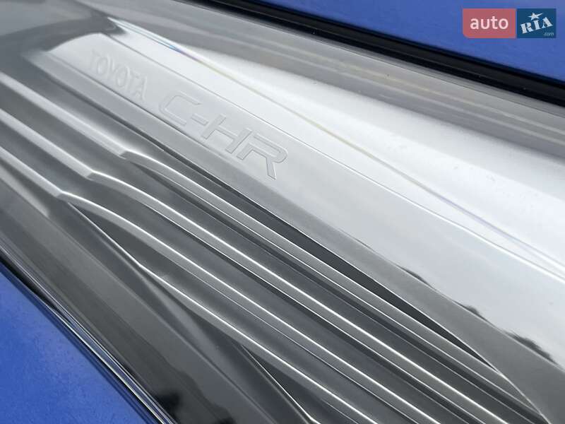 Внедорожник / Кроссовер Toyota C-HR 2018 в Виннице