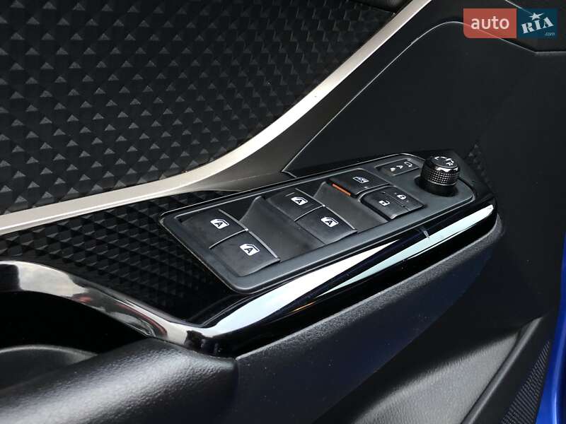 Внедорожник / Кроссовер Toyota C-HR 2018 в Виннице