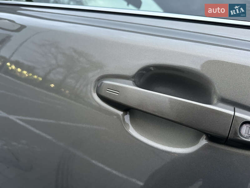 Внедорожник / Кроссовер Toyota C-HR 2020 в Одессе фото 25 Внедорожник / Кроссовер Toyota C-HR 2020 в Одессе