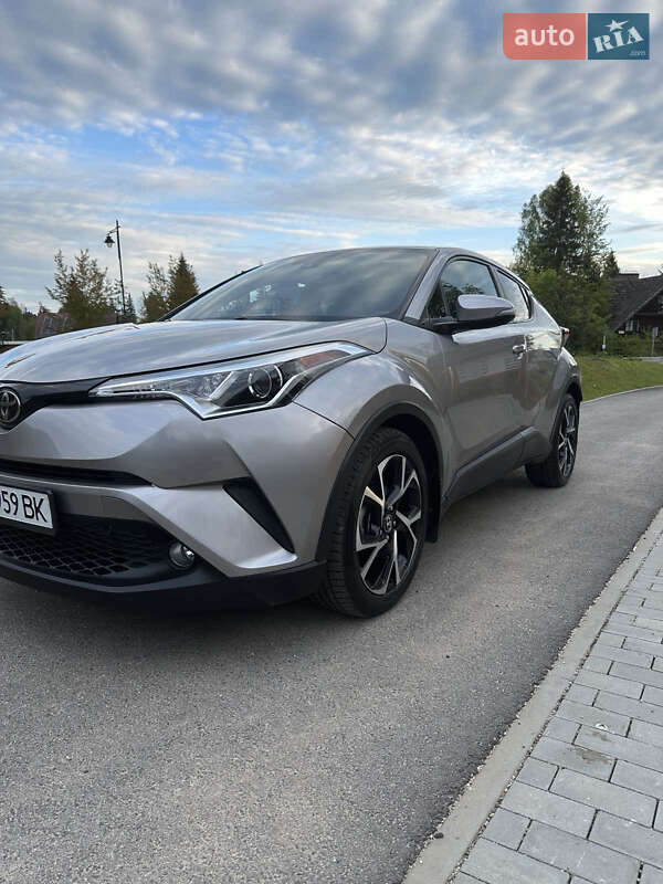 Позашляховик / Кросовер Toyota C-HR 2017 в Ковелі фото 4 Позашляховик / Кросовер Toyota C-HR 2017 в Ковелі