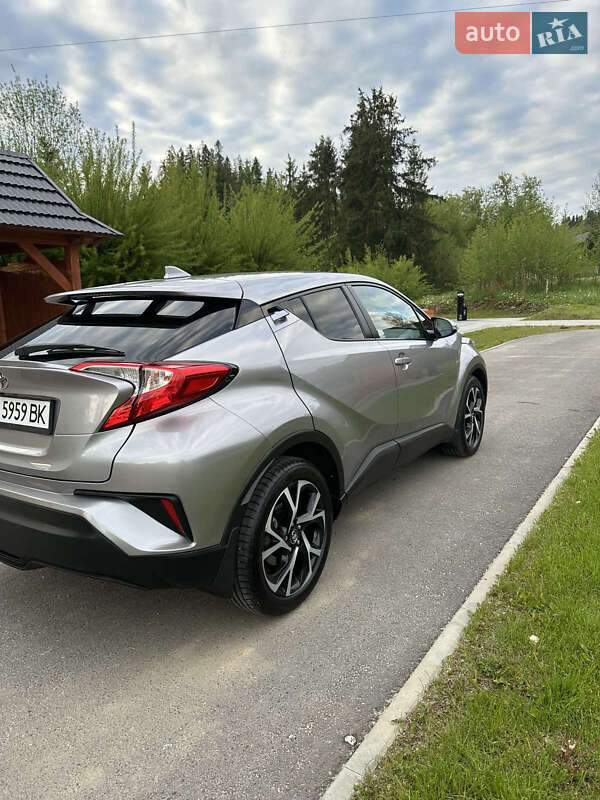 Позашляховик / Кросовер Toyota C-HR 2017 в Ковелі фото 7 Позашляховик / Кросовер Toyota C-HR 2017 в Ковелі