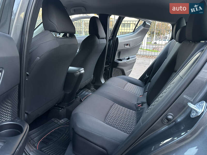 Внедорожник / Кроссовер Toyota C-HR 2020 в Одессе фото 24 Внедорожник / Кроссовер Toyota C-HR 2020 в Одессе