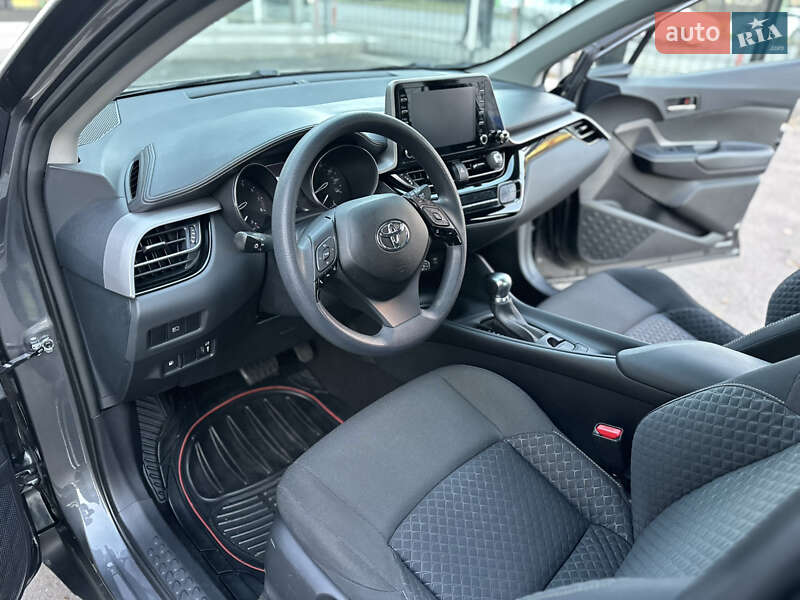 Внедорожник / Кроссовер Toyota C-HR 2020 в Одессе фото 42 Внедорожник / Кроссовер Toyota C-HR 2020 в Одессе