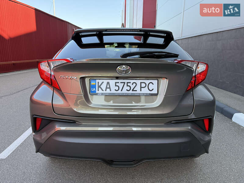 Внедорожник / Кроссовер Toyota C-HR 2021 в Киеве