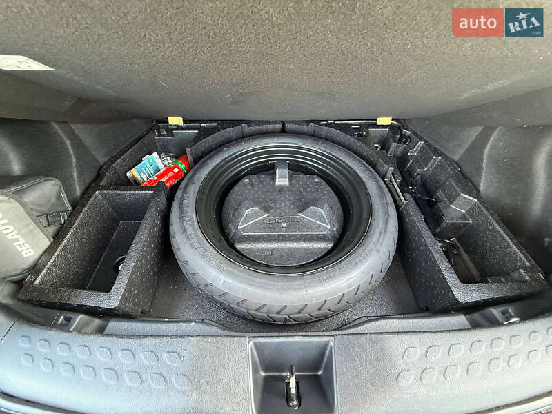 Внедорожник / Кроссовер Toyota C-HR 2017 в Днепре фото 19 Внедорожник / Кроссовер Toyota C-HR 2017 в Днепре