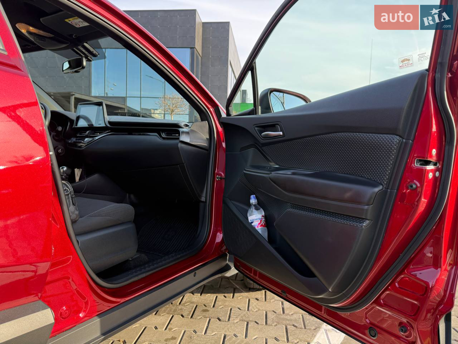2017 Toyota C-HR - мініатюра 17