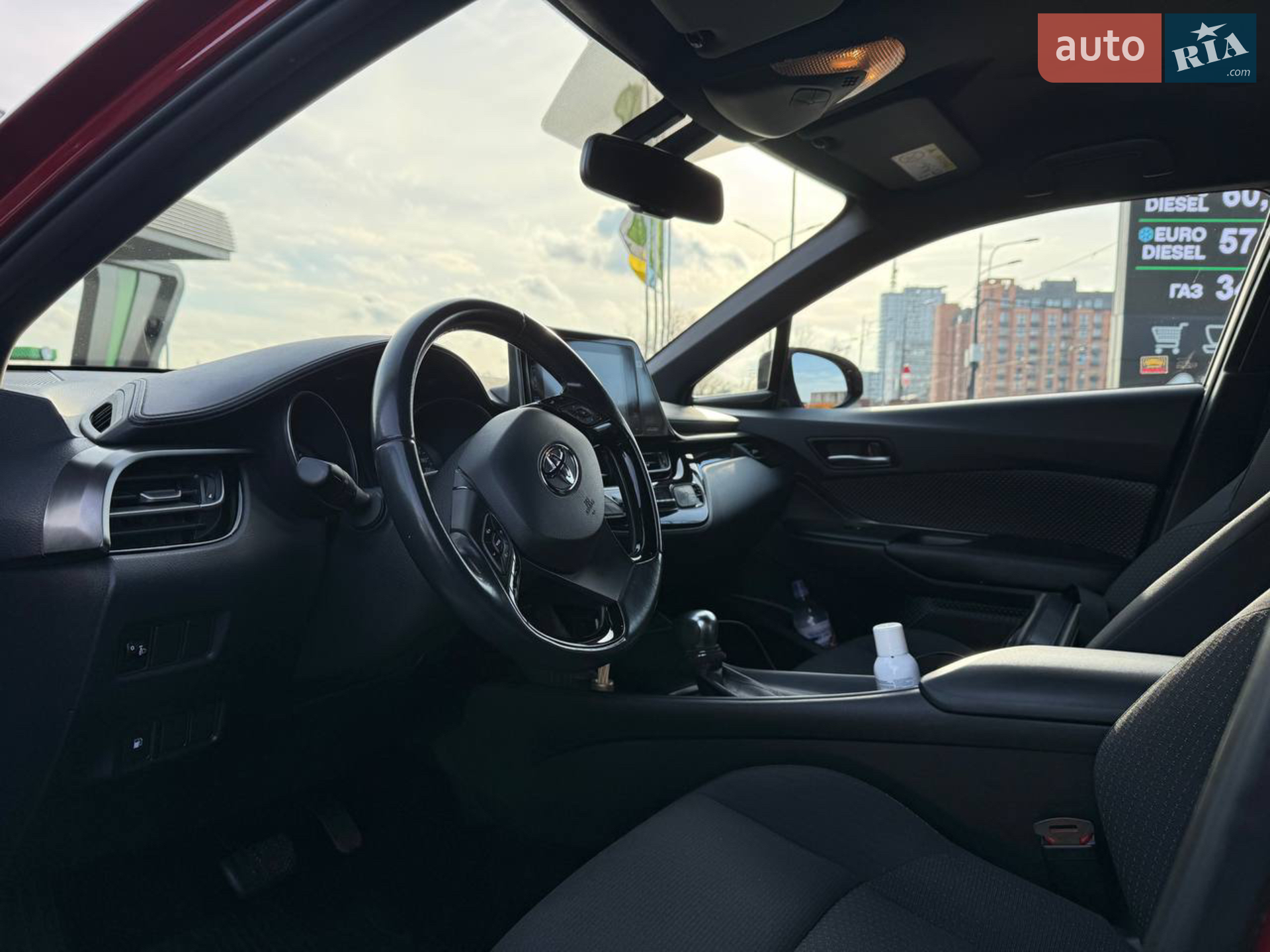 2017 Toyota C-HR - мініатюра 12