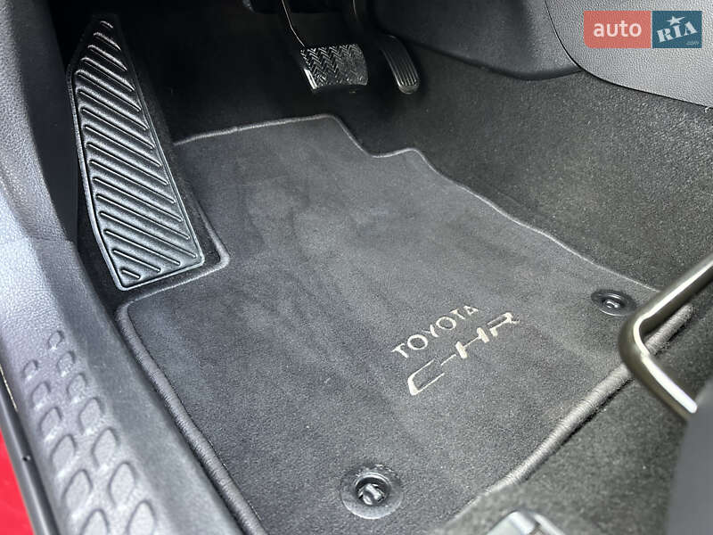 Внедорожник / Кроссовер Toyota C-HR 2018 в Виннице