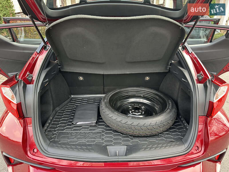 Внедорожник / Кроссовер Toyota C-HR 2018 в Виннице