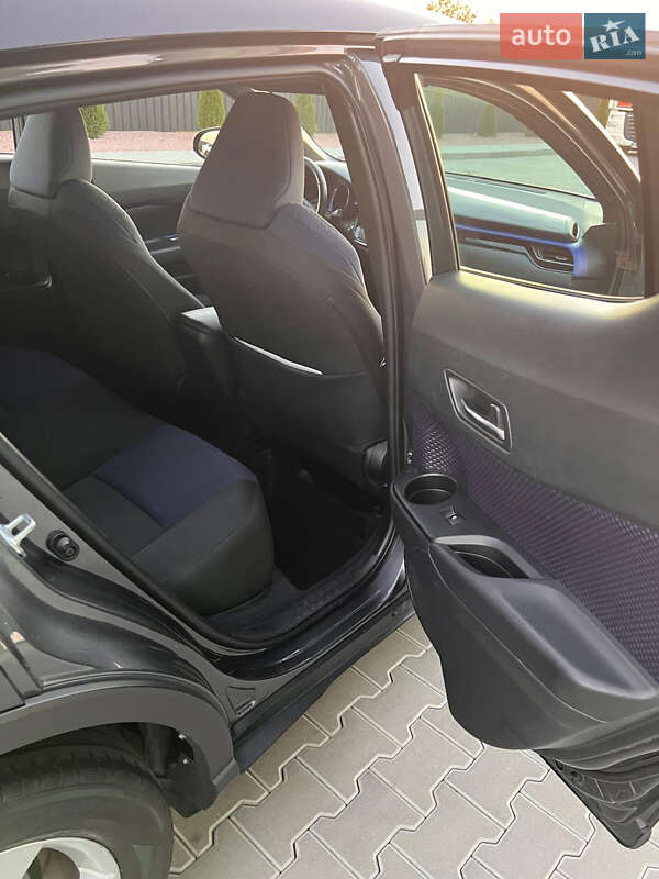 Внедорожник / Кроссовер Toyota C-HR 2017 в Львове