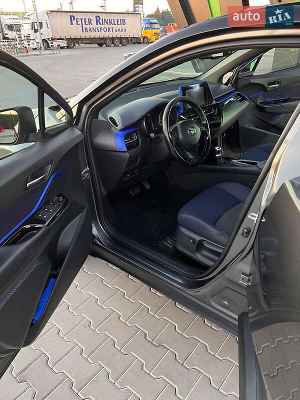 Внедорожник / Кроссовер Toyota C-HR 2017 в Львове