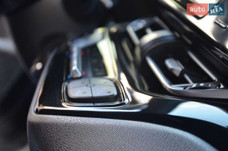 Внедорожник / Кроссовер Toyota C-HR 2018 в Дрогобыче